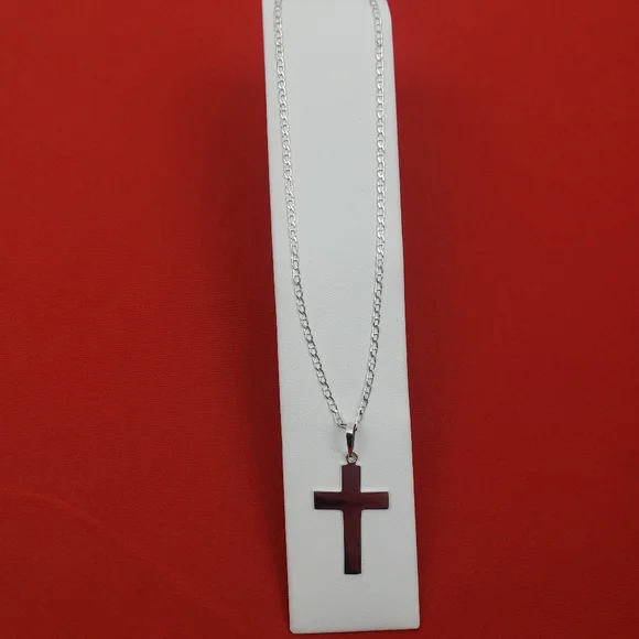 925 sterling silver cross pendant and 925 silver chain - Picture 5 of 13